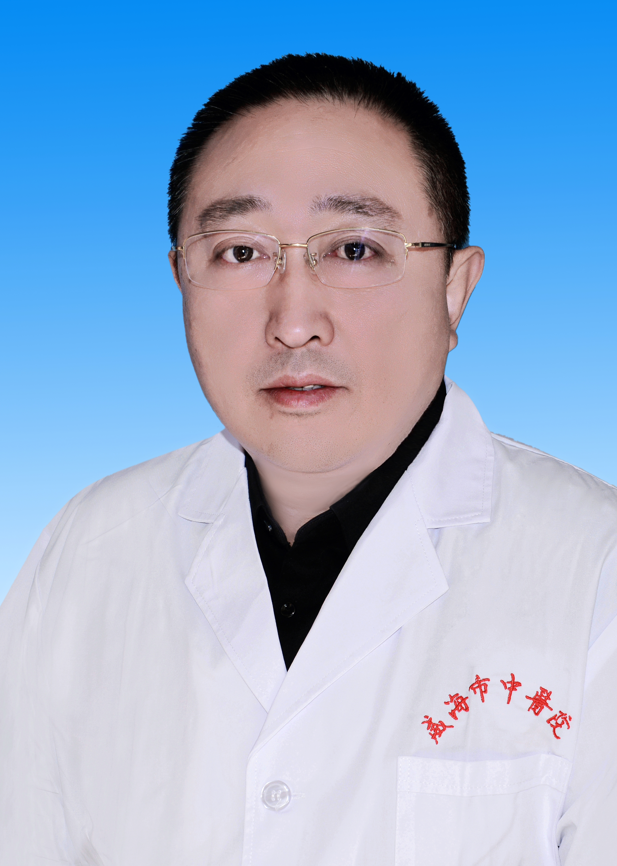 点击照片，查看专家专长、出诊时间
